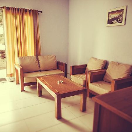 Turtle Beach Hotel Ujunggenteng Luaran gambar