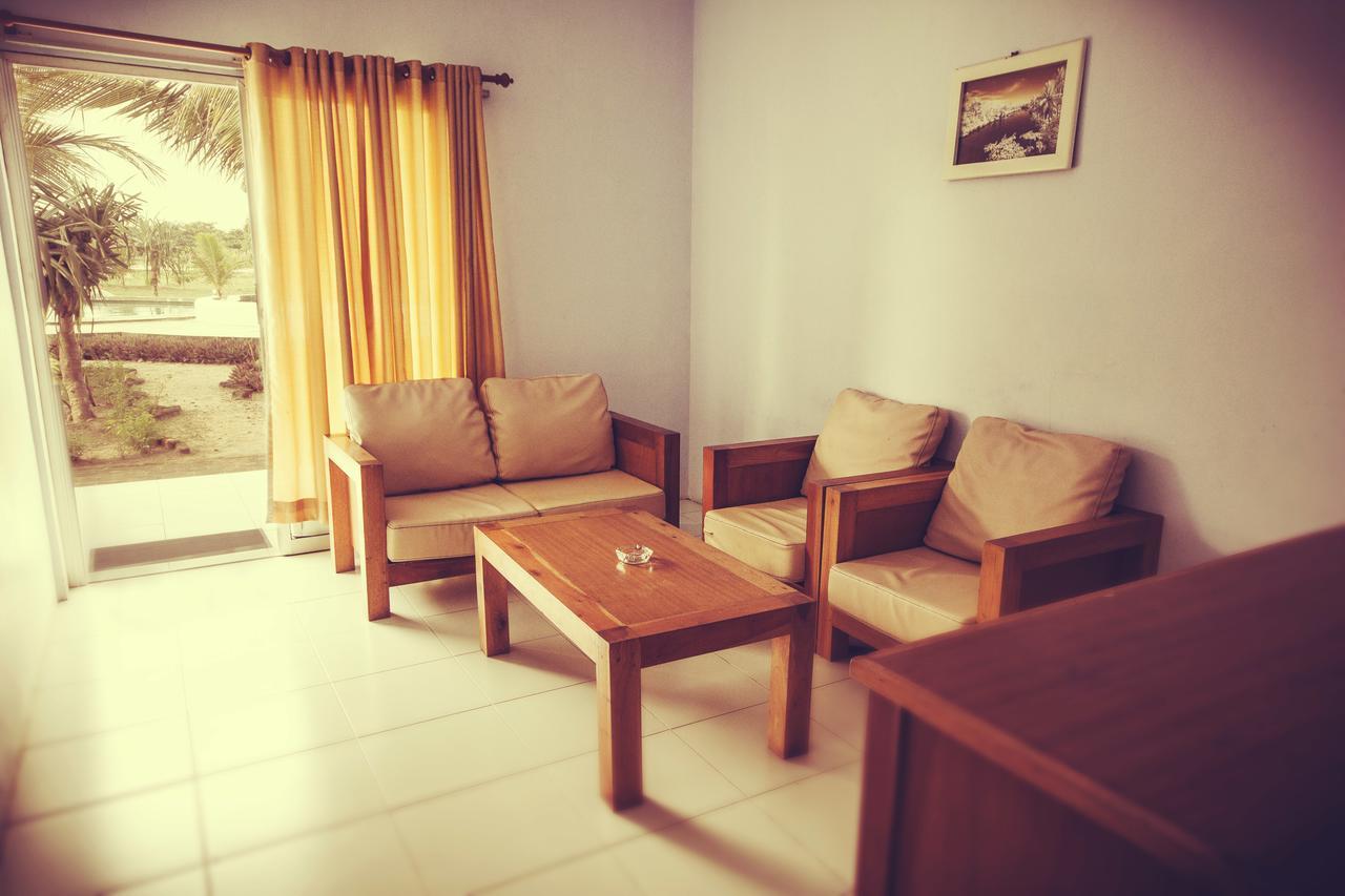 Turtle Beach Hotel Ujunggenteng Luaran gambar