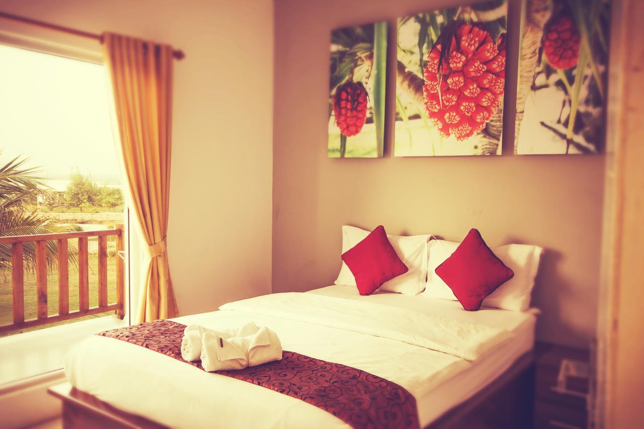 Turtle Beach Hotel Ujunggenteng Luaran gambar