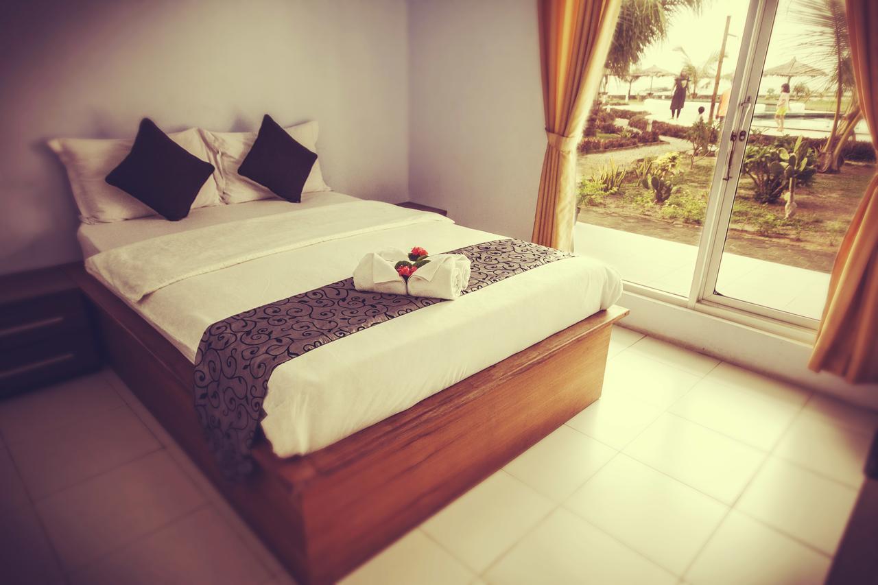 Turtle Beach Hotel Ujunggenteng Luaran gambar