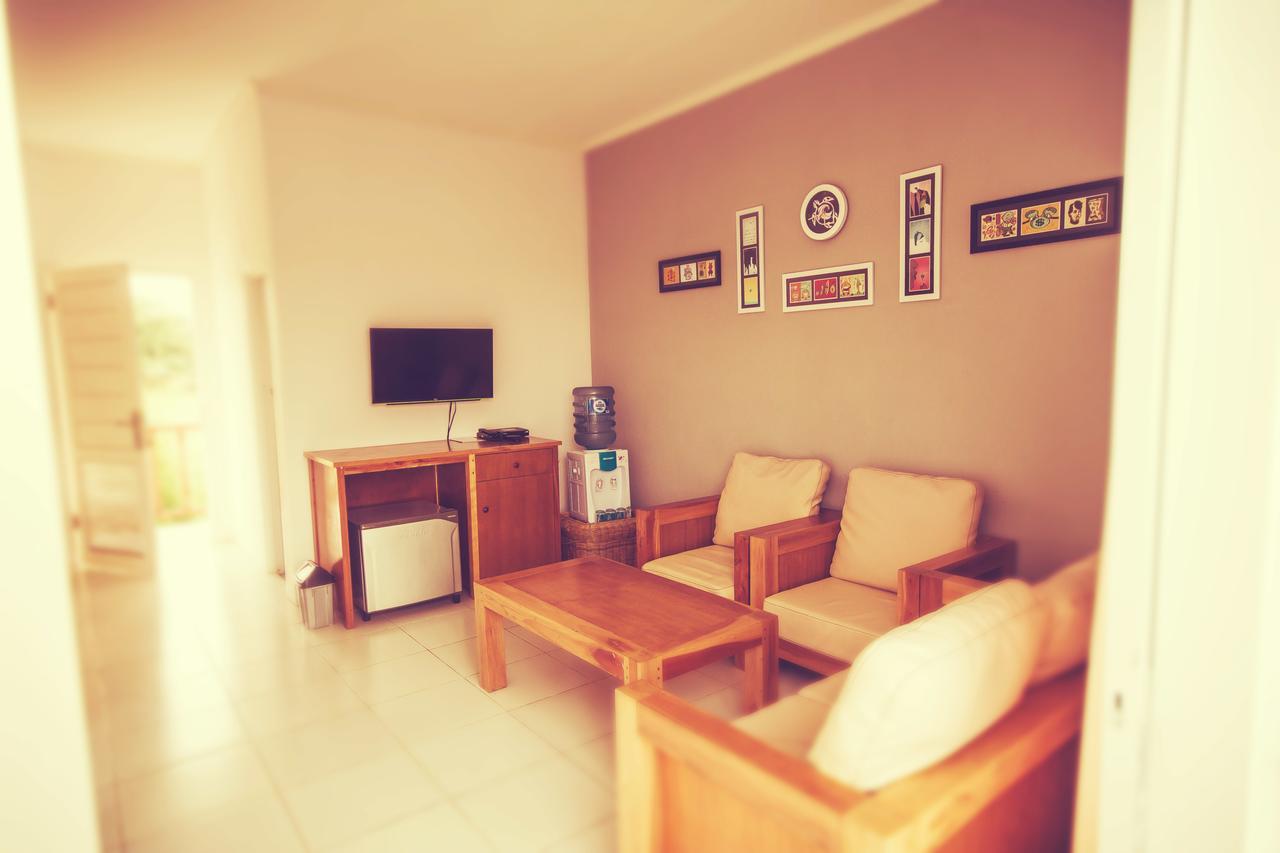 Turtle Beach Hotel Ujunggenteng Luaran gambar